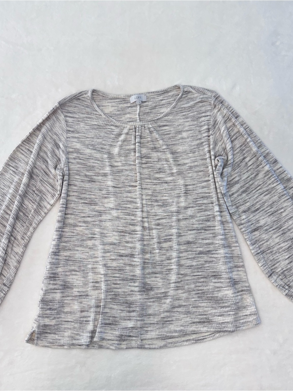 LOFT Gray Heathered Long-Sleeve Scoop Neck Top